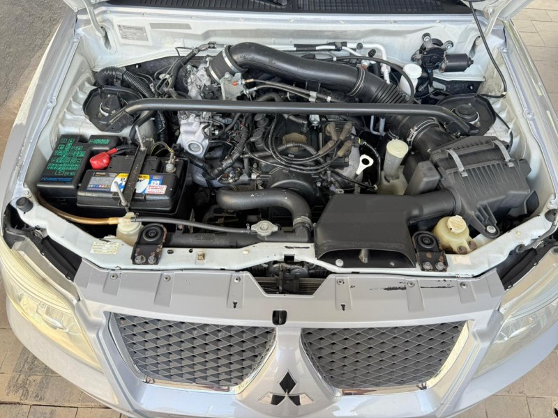 PAJERO TR4 2.0 4X4 16V 140CV FLEX 4P AUTOMÁTICO - 2010 - FARROUPILHA