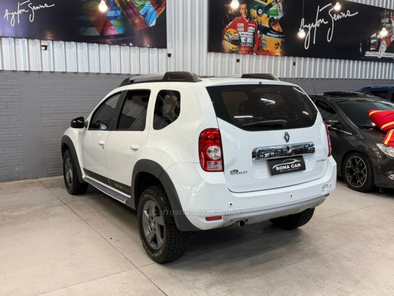 DUSTER 2.0 TECH ROAD II 4X2 16V FLEX 4P AUTOMÁTICO - 2014 - CAXIAS DO SUL