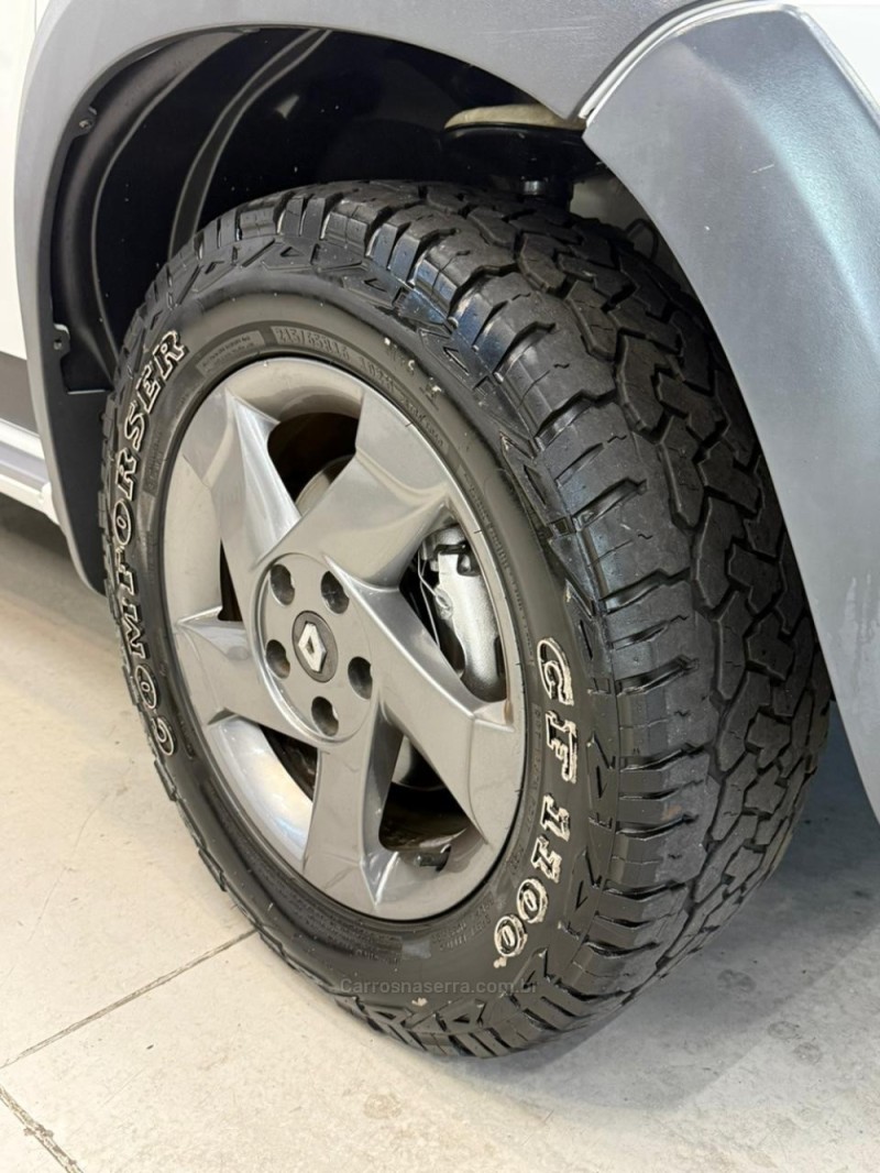 DUSTER 2.0 TECH ROAD II 4X2 16V FLEX 4P AUTOMÁTICO - 2014 - CAXIAS DO SUL