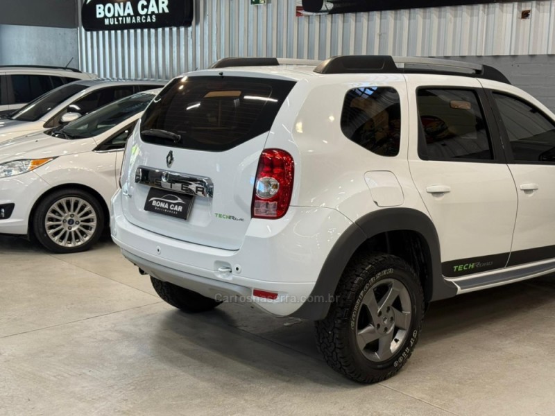 DUSTER 2.0 TECH ROAD II 4X2 16V FLEX 4P AUTOMÁTICO - 2014 - CAXIAS DO SUL