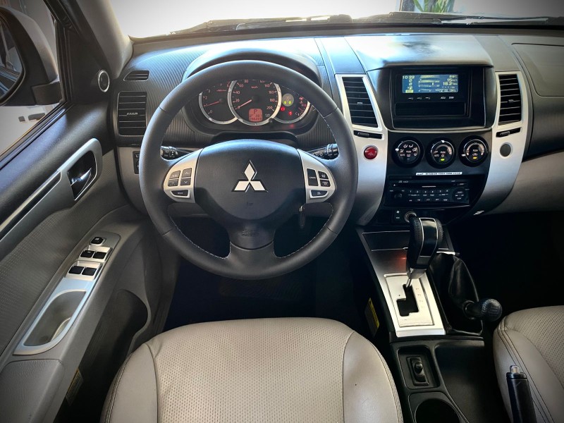 PAJERO DAKAR 3.2 4X4 16V 7 LUGARES TURBO INTERCOOLER DIESEL 4P AUTOMÁTICO - 2010 - LAJEADO