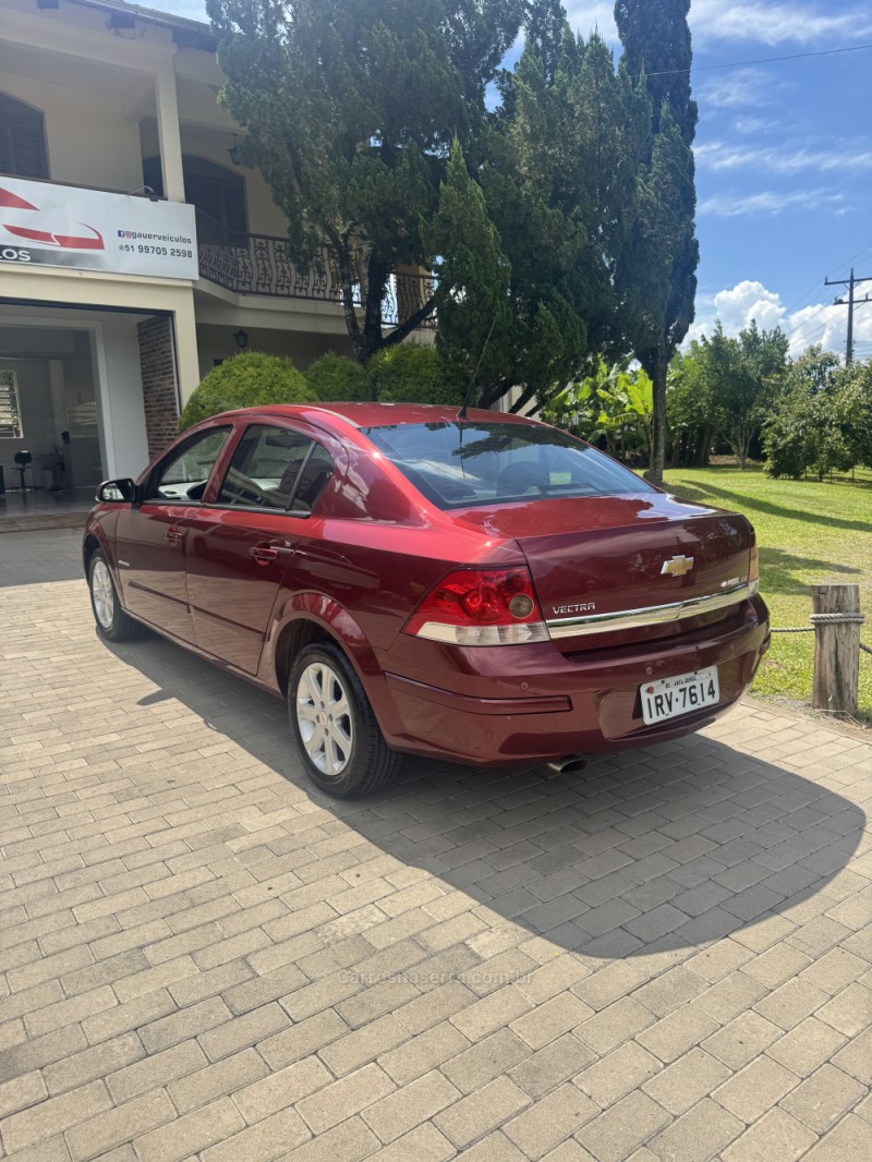 VECTRA 2.0 MPFI EXPRESSION 8V 140CV FLEX 4P MANUAL - 2011 - ENCANTADO