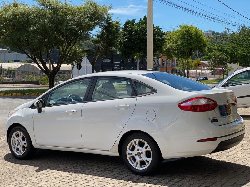 FIESTA 1.6 SE SEDAN 16V FLEX 4P AUTOMÁTICO - 2014 - CAXIAS DO SUL