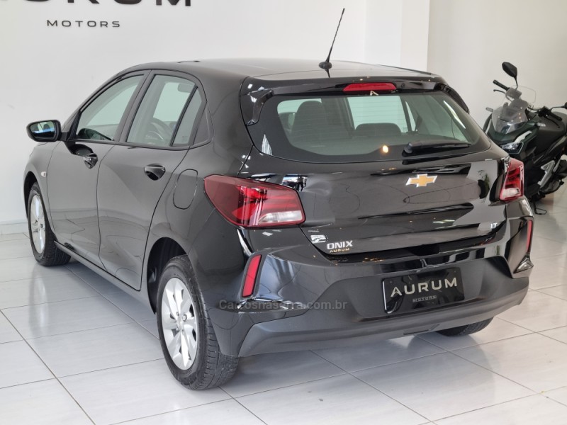 ONIX 1.0 LT 12V FLEX 4P MANUAL - 2023 - CAXIAS DO SUL