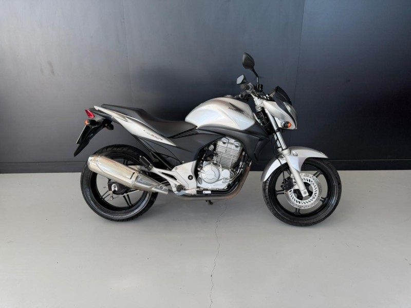 CB 300R  - 2010 - CARLOS BARBOSA