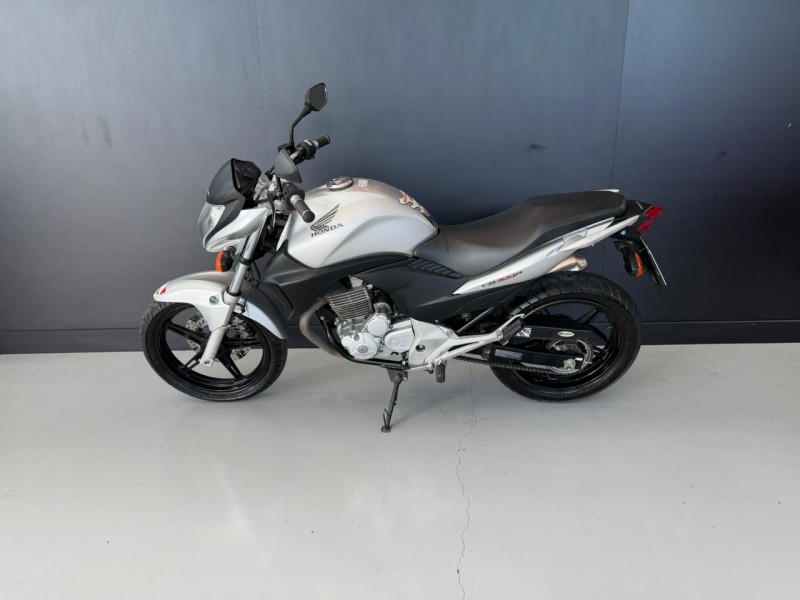 CB 300R  - 2010 - CARLOS BARBOSA