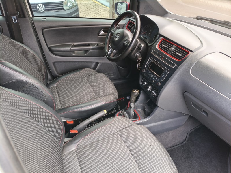 FOX 1.6 MI ROCK IN RIO 8V FLEX 4P MANUAL - 2014 - BOM PRINCíPIO