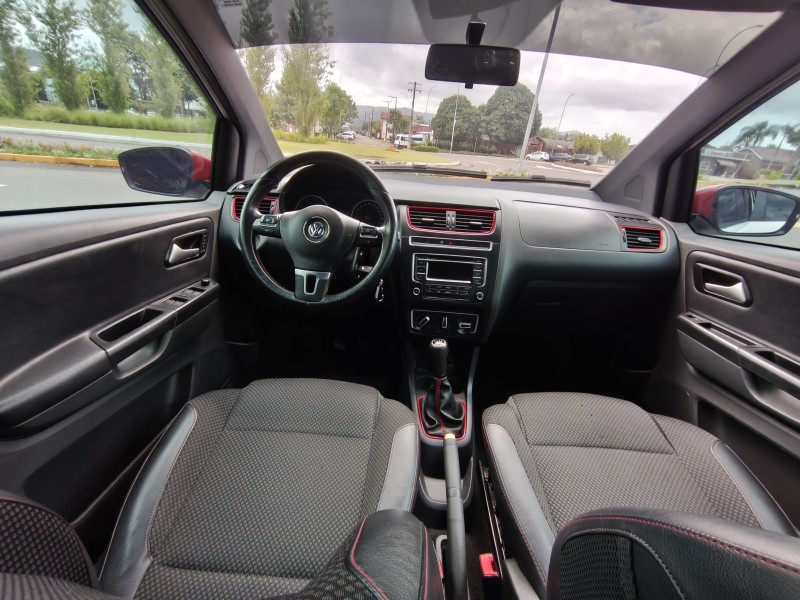 FOX 1.6 MI ROCK IN RIO 8V FLEX 4P MANUAL - 2014 - BOM PRINCíPIO