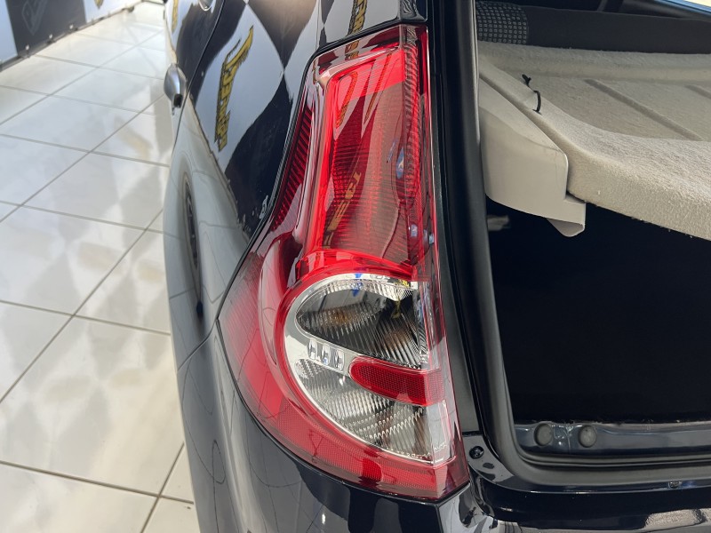 SANDERO 1.0 EXPRESSION 16V FLEX 4P MANUAL - 2009 - PORTãO