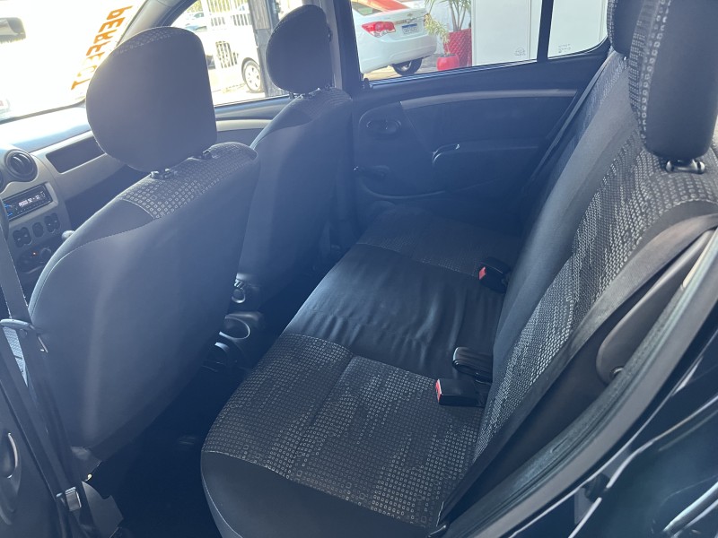 SANDERO 1.0 EXPRESSION 16V FLEX 4P MANUAL - 2009 - PORTãO