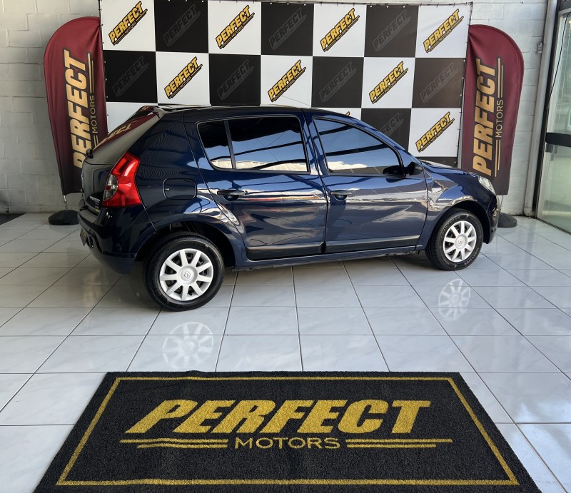 SANDERO 1.0 EXPRESSION 16V FLEX 4P MANUAL - 2009 - PORTãO