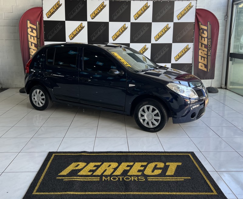 SANDERO 1.0 EXPRESSION 16V FLEX 4P MANUAL - 2009 - PORTãO