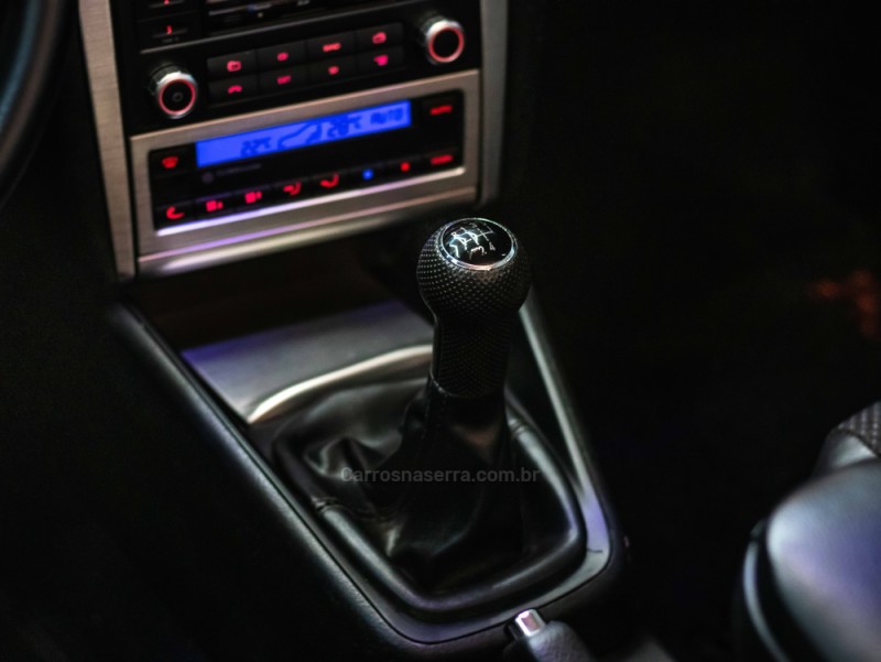 GOLF 1.6 MI SPORTLINE 8V FLEX 4P MANUAL - 2011 - CAXIAS DO SUL