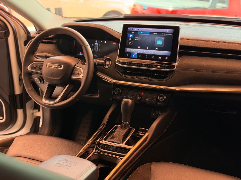 COMMANDER  - 2025 - CANELA