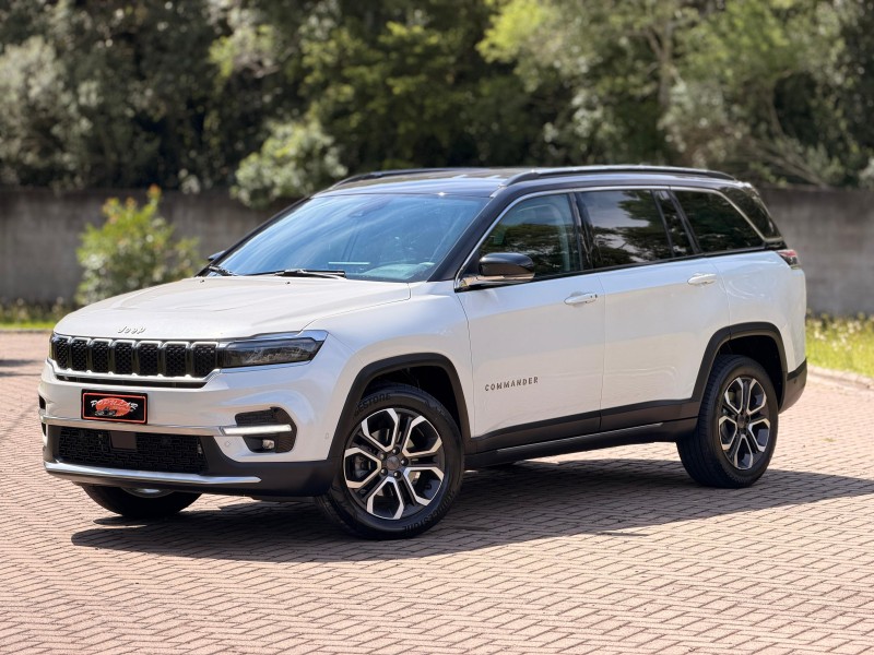 COMMANDER  - 2025 - CANELA