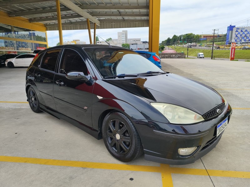 FOCUS 2.0 GHIA 16V GASOLINA 4P MANUAL - 2006 - FARROUPILHA