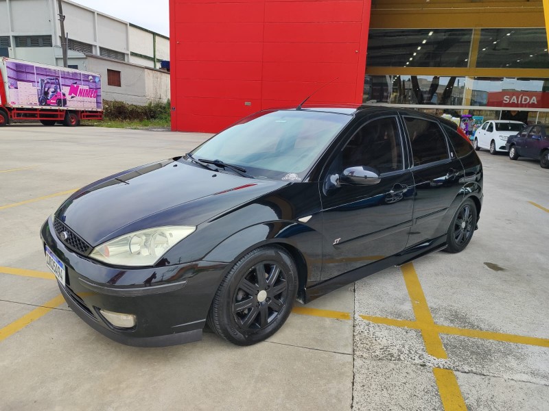 FOCUS 2.0 GHIA 16V GASOLINA 4P MANUAL