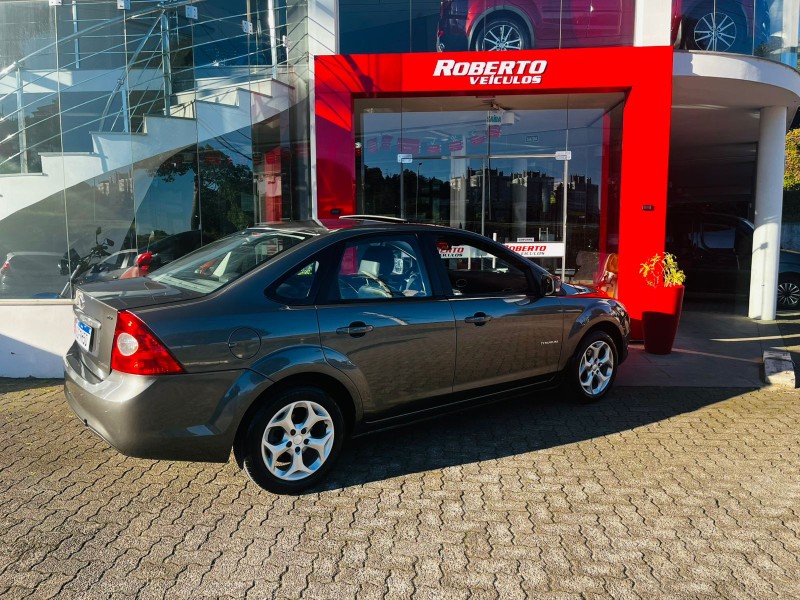 FOCUS 2.0 TITANIUM SEDAN 16V FLEX 4P AUTOMÁTICO - 2012 - BENTO GONçALVES