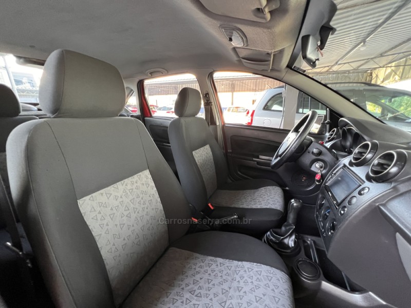 FIESTA 1.6 MPI SEDAN 8V FLEX 4P MANUAL - 2011 - BOM PRINCíPIO
