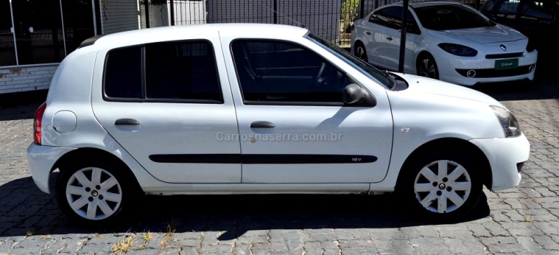CLIO 1.0 CAMPUS 16V FLEX 4P MANUAL - 2011 - CAXIAS DO SUL