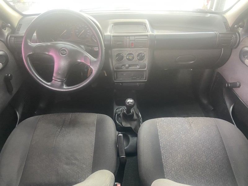 CORSA 1.6 MPFI CLASSIC SEDAN 8V GASOLINA 4P MANUAL - 2003 - CANELA