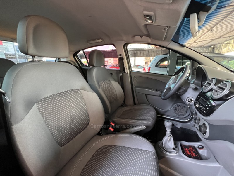 PALIO 1.0 MPI ATTRACTIVE 8V FLEX 4P MANUAL - 2012 - BOM PRINCíPIO