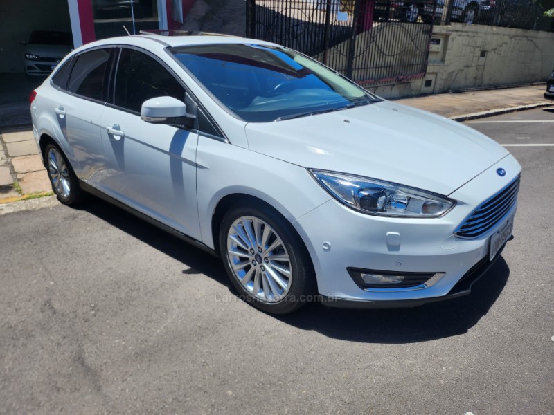 FOCUS 2.0 TITANIUM PLUS 16V FLEX 4P AUTOMÁTICO - 2016 - VERANóPOLIS