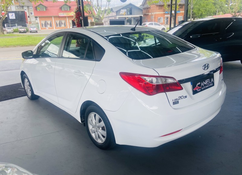 HB20S 1.0 COMFORT 12V FLEX 4P MANUAL - 2015 - CANELA