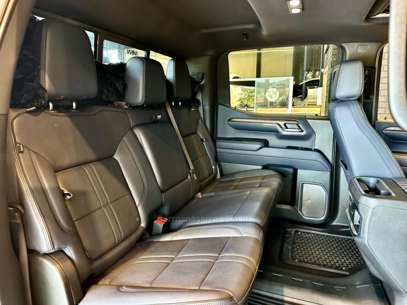 SILVERADO 5.3 1500 HIGH 4X4 COUNTRY GASOLINA 4X4 AUTOMÁTICO - 2024 - CAXIAS DO SUL