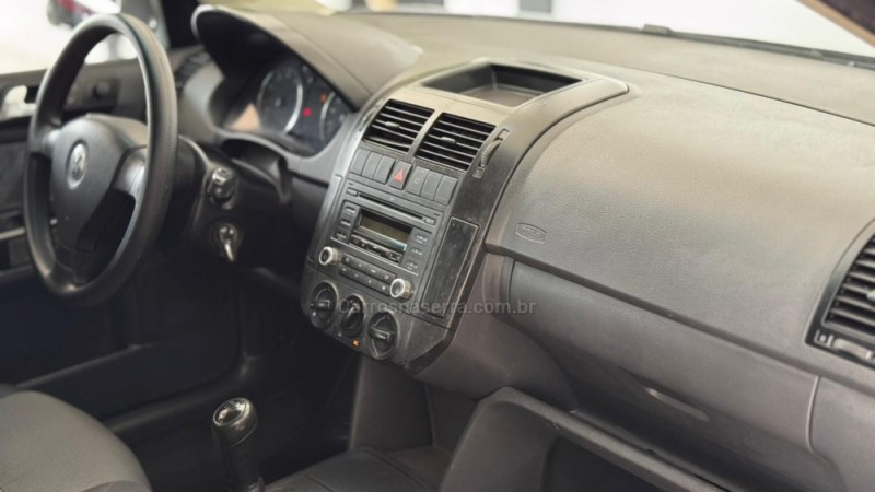 POLO 1.6 MI 8V E-FLEX 4P MANUAL - 2012 - ESTâNCIA VELHA