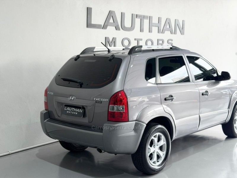 TUCSON 2.0 MPFI GL 16V 142CV 2WD GASOLINA 4P MANUAL - 2011 - NOVO HAMBURGO