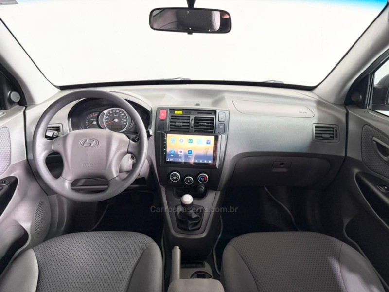 TUCSON 2.0 MPFI GL 16V 142CV 2WD GASOLINA 4P MANUAL - 2011 - NOVO HAMBURGO