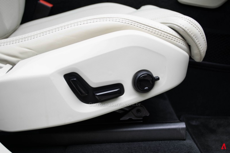 XC90 2.0 D5 INSCRIPTION 235CV DIESEL 4P AUTOMÁTICO - 2020 - GARIBALDI