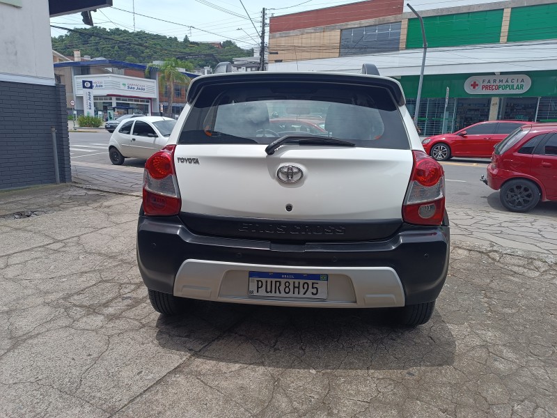 ETIOS CROSS 1.5 16V FLEX 4P MANUAL - 2014 - FLORES DA CUNHA