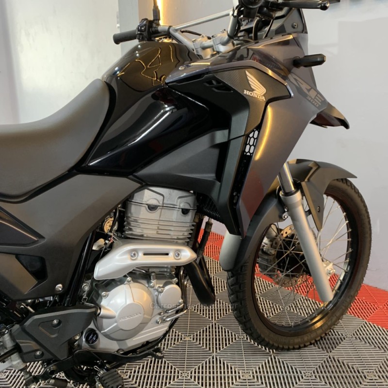 XRE 300 ADVENTURE ABS - 2023 - PORTãO