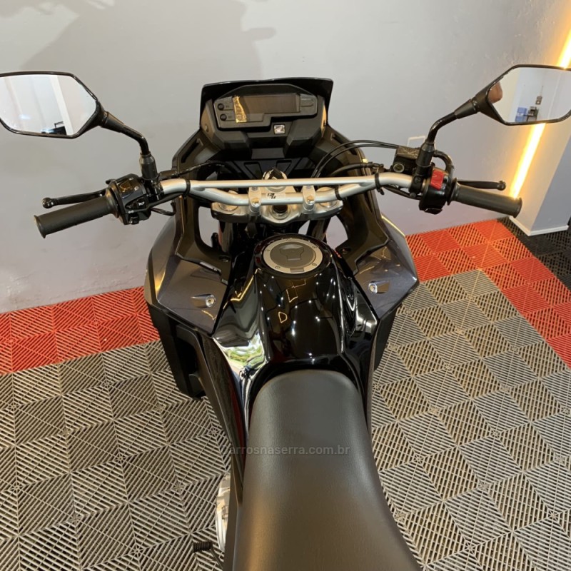 XRE 300 ADVENTURE ABS - 2023 - PORTãO