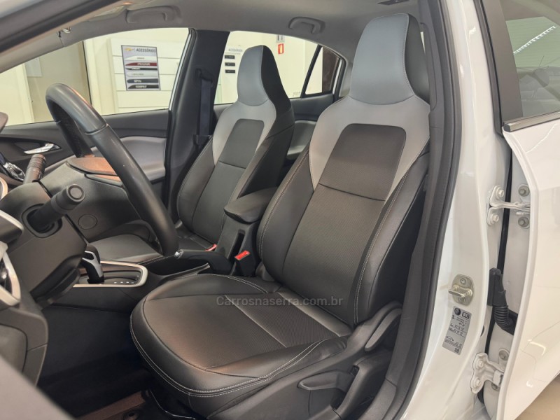 ONIX 1.0	PREMIER II PLUS 12V TURBO FLEX 4P AUTOMÁTICO - 2024 - VERANóPOLIS