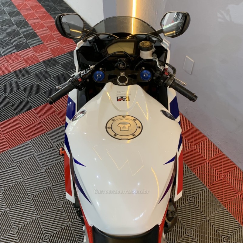 CBR 1000RR FIREBLADE - 2013 - PORTãO