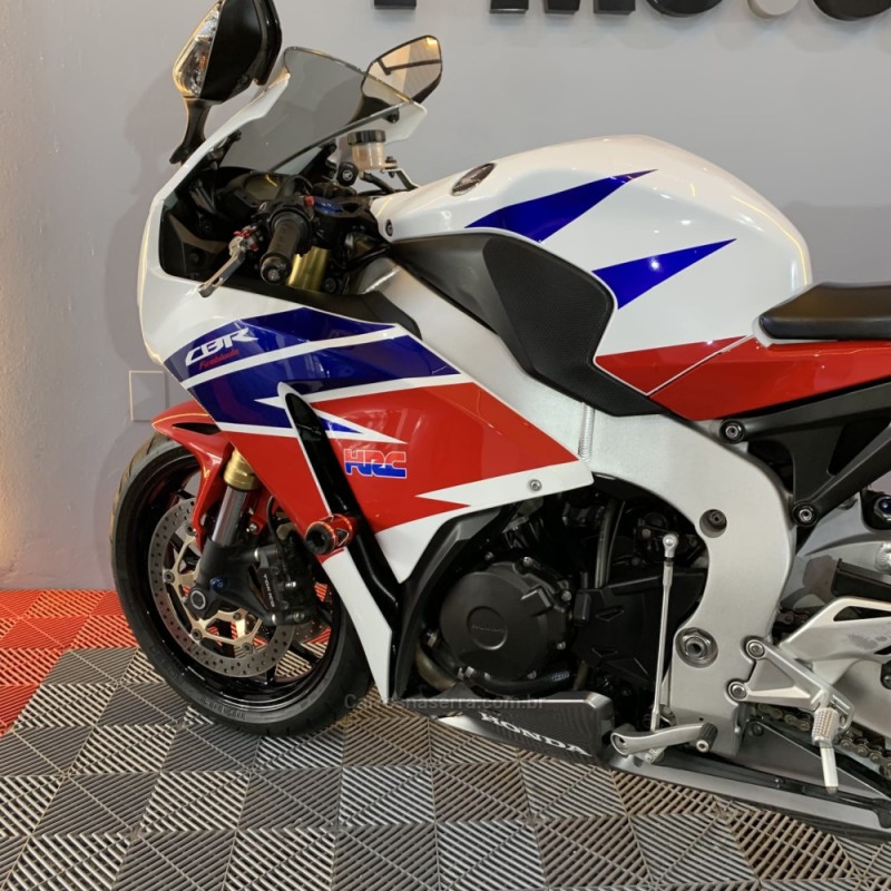 CBR 1000RR FIREBLADE - 2013 - PORTãO