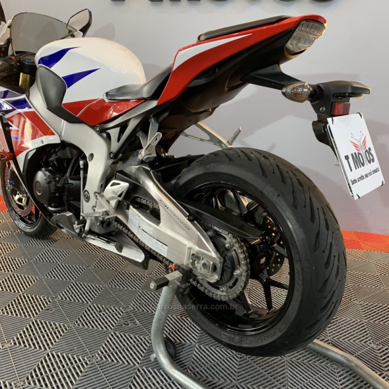 CBR 1000RR FIREBLADE - 2013 - PORTãO