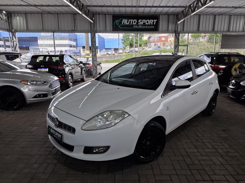 bravo 1.8 essence 16v flex 4p automatizado 2013 caxias do sul