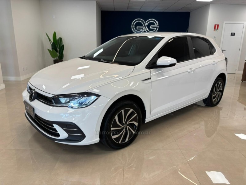 polo 1.0	200 tsi highline automatico  2023 carlos barbosa