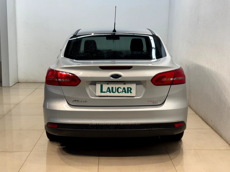 FOCUS 2.0 SE PLUS SEDAN 16V FLEX 4P AUTOMÁTICO - 2016 - CASCA