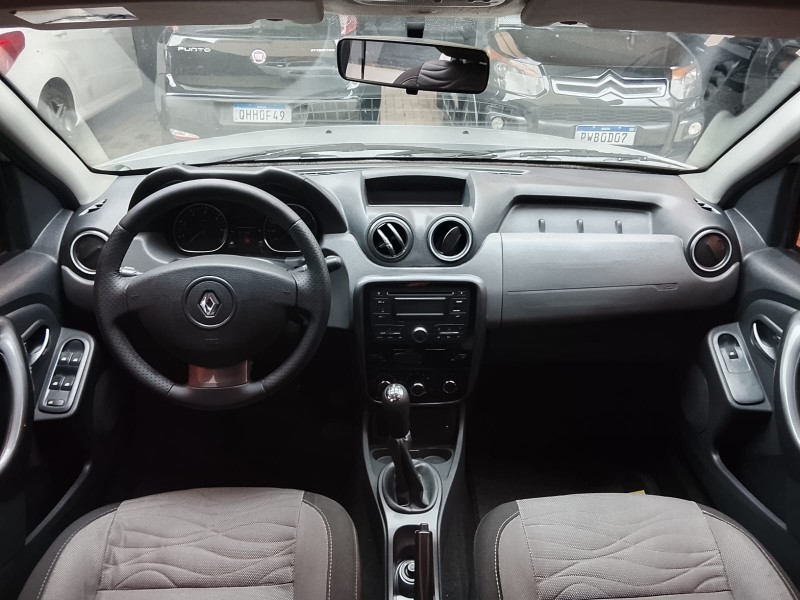 DUSTER 1.6 DYNAMIQUE 4X2 16V FLEX 4P MANUAL - 2014 - CAXIAS DO SUL