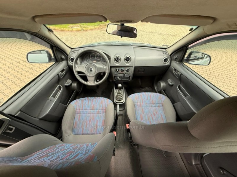 CELTA 1.0 MPFI SPIRIT 8V FLEX 4P MANUAL - 2011 - IVOTI