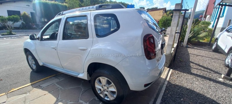 DUSTER 1.6 DYNAMIQUE 4X2 16V FLEX 4P MANUAL - 2016 - PICADA CAFé