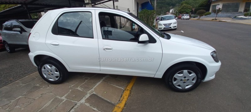 CELTA 1.0 MPFI LT 8V FLEX 4P MANUAL - 2013 - PICADA CAFé