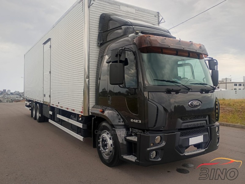 CARGO 2423 E 6X2 TURBO - 2013 - FARROUPILHA