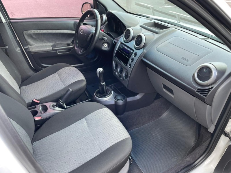 FIESTA 1.6 ROCAM SE SEDAN 8V FLEX 4P MANUAL - 2014 - CAXIAS DO SUL