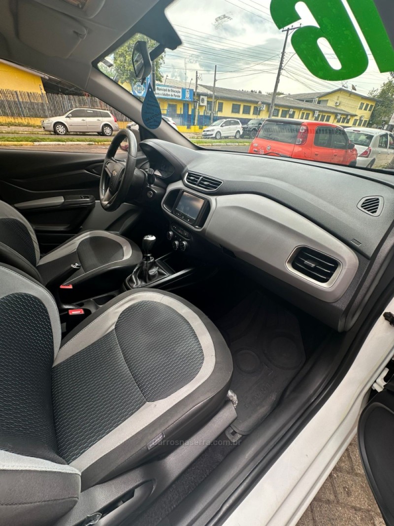 ONIX 1.0 MPFI LT 8V FLEX 4P MANUAL - 2016 - PAROBé